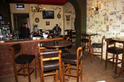 BAR ROBIN HOOD Bucuresti 7.JPG